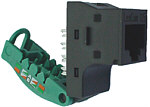 Lexcom 125 konnektor. Ledninger placeres i henhold til farvekode (A eller B) i den grønne stuffercappe, hvorefter den trykkes ind med håndkraft.
